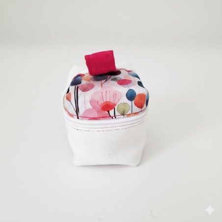 Kosmetická taštička ve tvaru kostky - malá